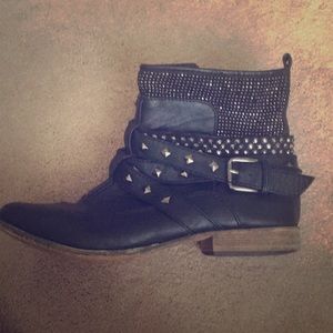 Wanted ankle boots